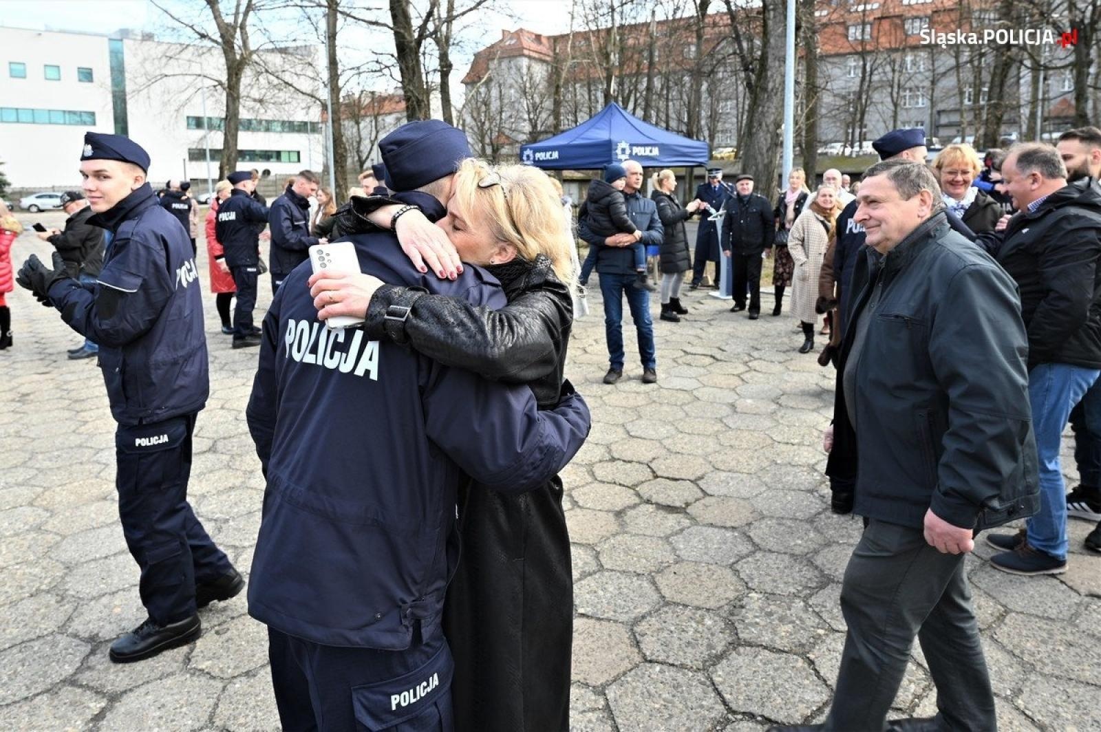 Zdjęcie w galerii na portalu naszraciborz.pl: Ponad 80 nowych śląskich policjantek i policjantów złożyło ślubowanie wiadomości z regionu