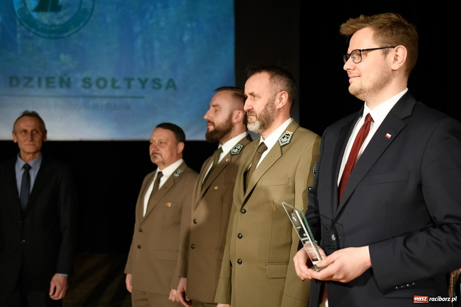 Zdjęcie w galerii na portalu naszraciborz.pl: Cezary Pazura w RCK na Dniu Sołtysa. M. Woś: dodatki do emerytury dla sołtysów wiadomości z regionu
