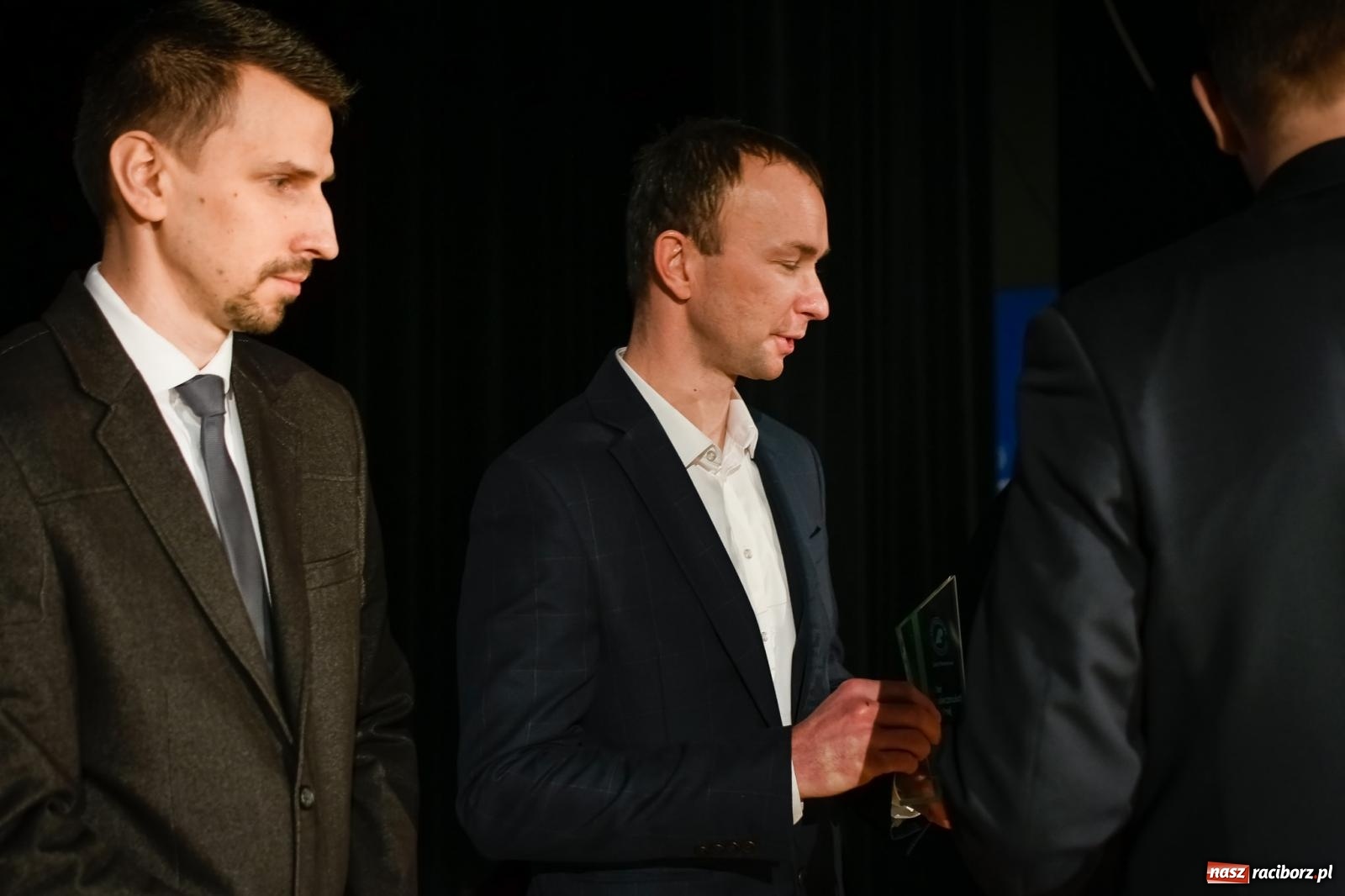 Zdjęcie w galerii na portalu naszraciborz.pl: Cezary Pazura w RCK na Dniu Sołtysa. M. Woś: dodatki do emerytury dla sołtysów wiadomości z regionu