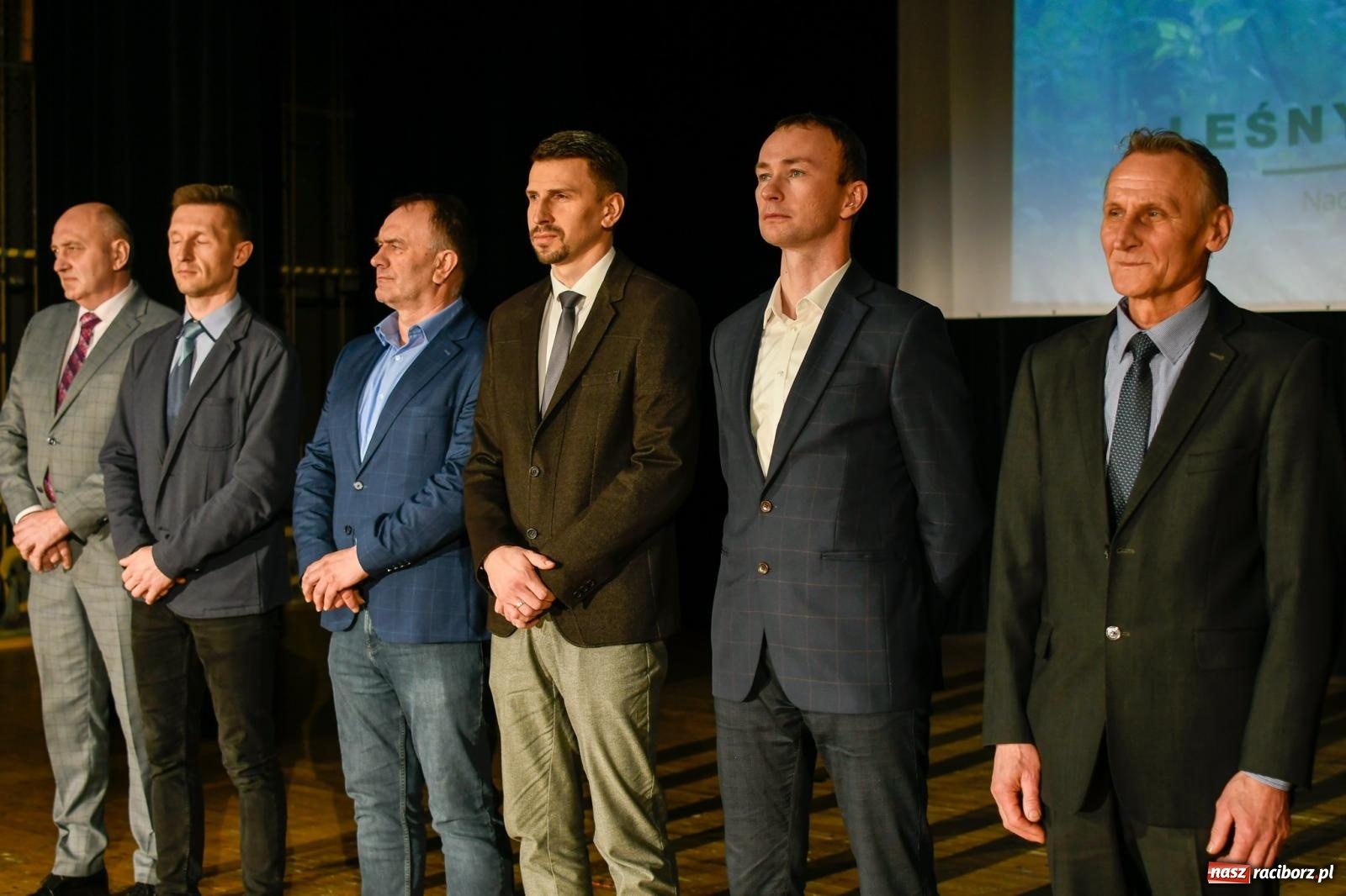 Zdjęcie w galerii na portalu naszraciborz.pl: Cezary Pazura w RCK na Dniu Sołtysa. M. Woś: dodatki do emerytury dla sołtysów wiadomości z regionu