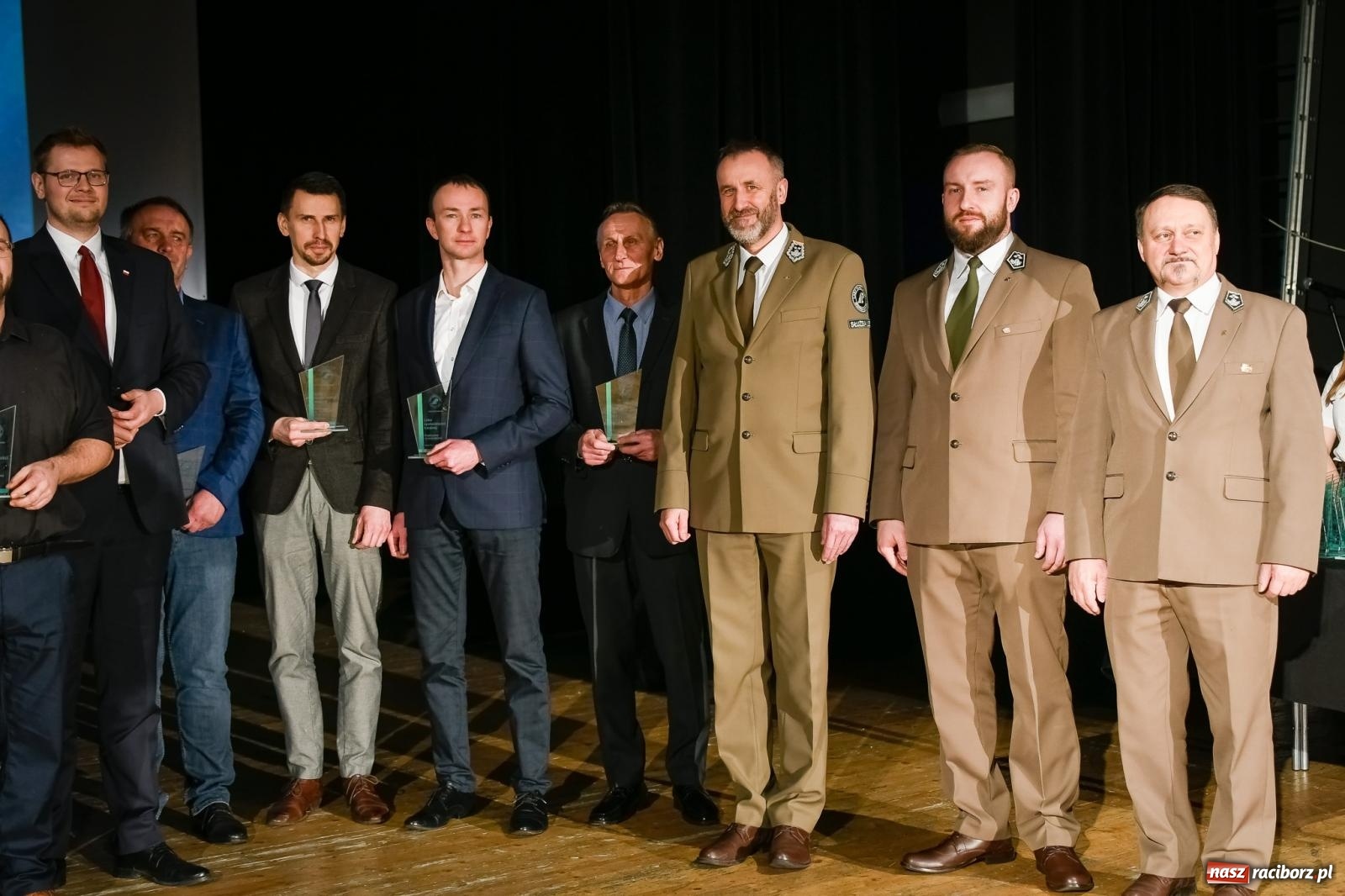 Zdjęcie w galerii na portalu naszraciborz.pl: Cezary Pazura w RCK na Dniu Sołtysa. M. Woś: dodatki do emerytury dla sołtysów wiadomości z regionu