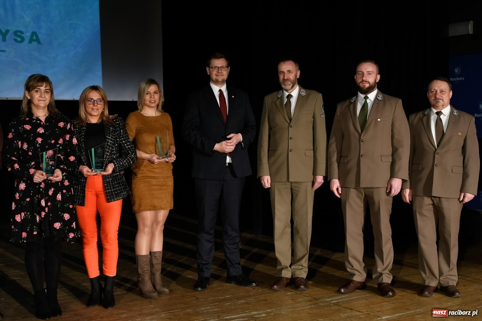 Zdjęcie w galerii na portalu naszraciborz.pl: Cezary Pazura w RCK na Dniu Sołtysa. M. Woś: dodatki do emerytury dla sołtysów wiadomości z regionu