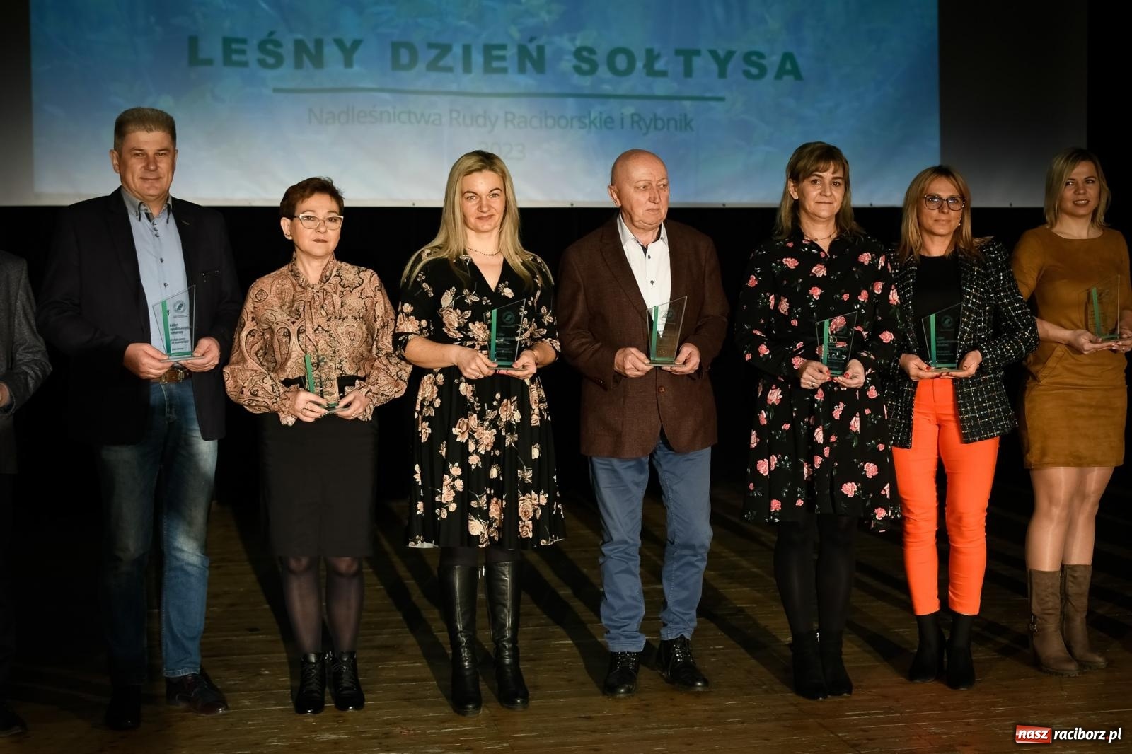 Zdjęcie w galerii na portalu naszraciborz.pl: Cezary Pazura w RCK na Dniu Sołtysa. M. Woś: dodatki do emerytury dla sołtysów wiadomości z regionu