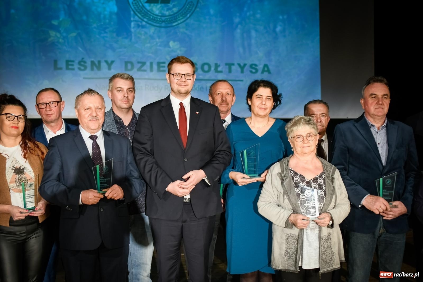 Zdjęcie w galerii na portalu naszraciborz.pl: Cezary Pazura w RCK na Dniu Sołtysa. M. Woś: dodatki do emerytury dla sołtysów wiadomości z regionu