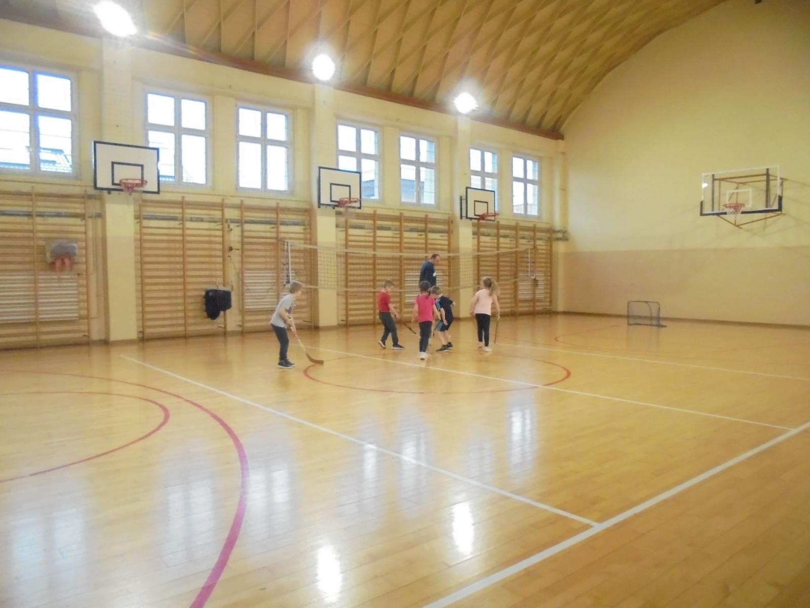 Zdjęcie w galerii na portalu naszraciborz.pl: Dzień kobiet u najmłodszych na sportowo wiadomości z regionu