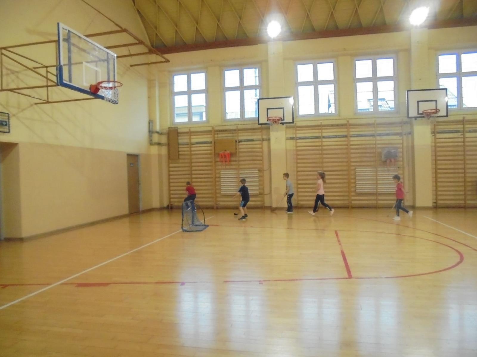 Zdjęcie w galerii na portalu naszraciborz.pl: Dzień kobiet u najmłodszych na sportowo wiadomości z regionu