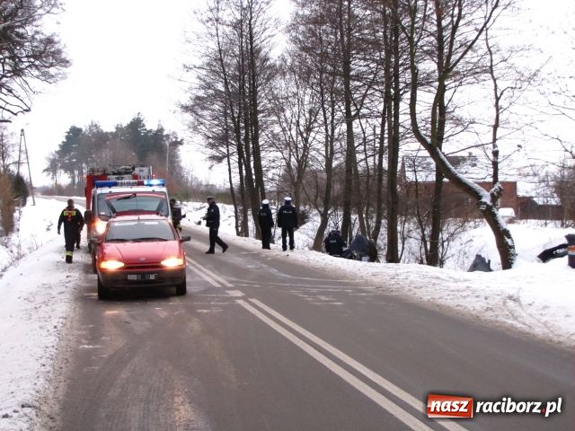 Zdjęcie w galerii na portalu naszraciborz.pl: Śmiertelny wypadek pod Szymocicami wiadomości z regionu