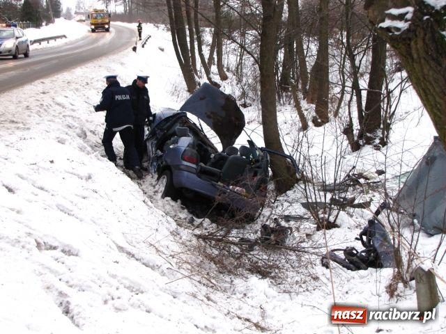 Zdjęcie w galerii na portalu naszraciborz.pl: Śmiertelny wypadek pod Szymocicami wiadomości z regionu