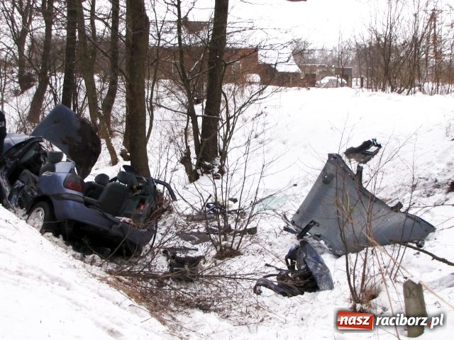 Zdjęcie w galerii na portalu naszraciborz.pl: Śmiertelny wypadek pod Szymocicami wiadomości z regionu