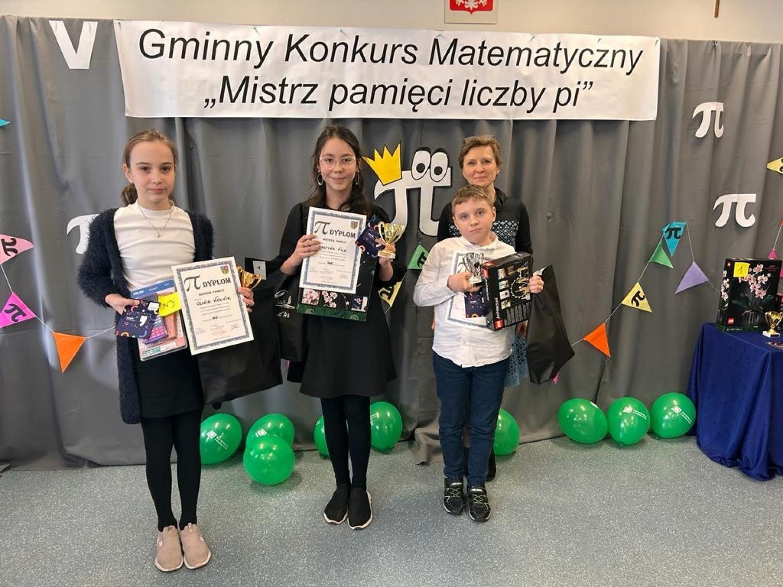 Zdjęcie w galerii na portalu naszraciborz.pl: Dzień Liczby Pi, czyli testowanie pamięci w ZSP w Zabełkowie wiadomości z regionu