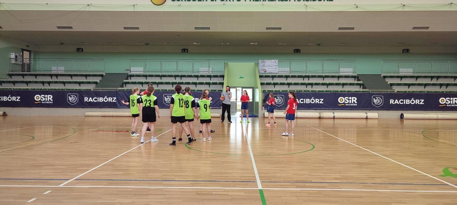 Zdjęcie w galerii na portalu naszraciborz.pl: Piętnastka walczyła w ćwierćfinale wojewódzkich w koszykówce wiadomości z regionu
