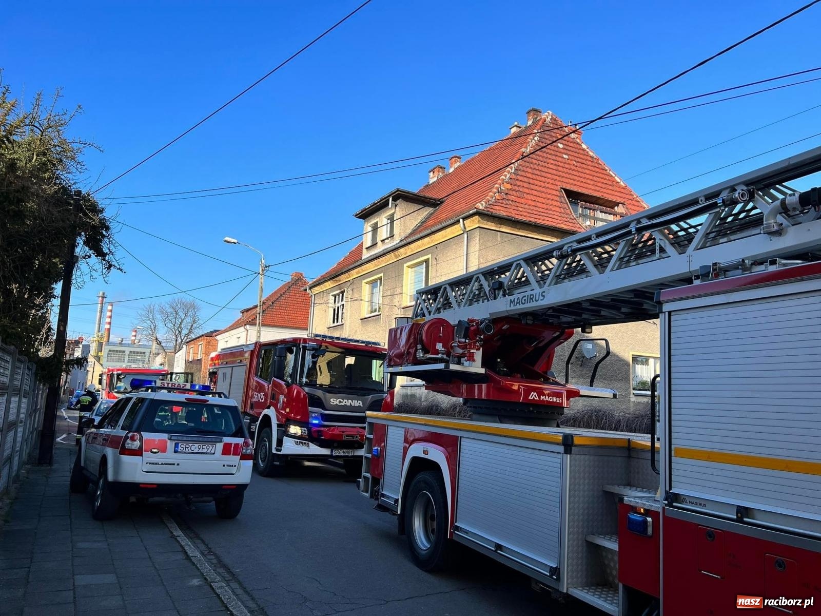 Zdjęcie w galerii na portalu naszraciborz.pl: 80 tys. złotych strat po pożarze przy Kanałowej [FOTO] wiadomości z regionu