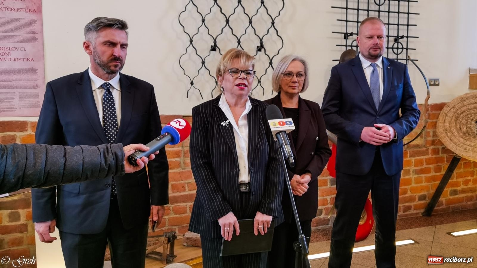 Zdjęcie w galerii na portalu naszraciborz.pl: Akcja #TuJestPrzyszłość. Briefing prasowy na Zamku Piastowskim [WIDEO] wiadomości z regionu
