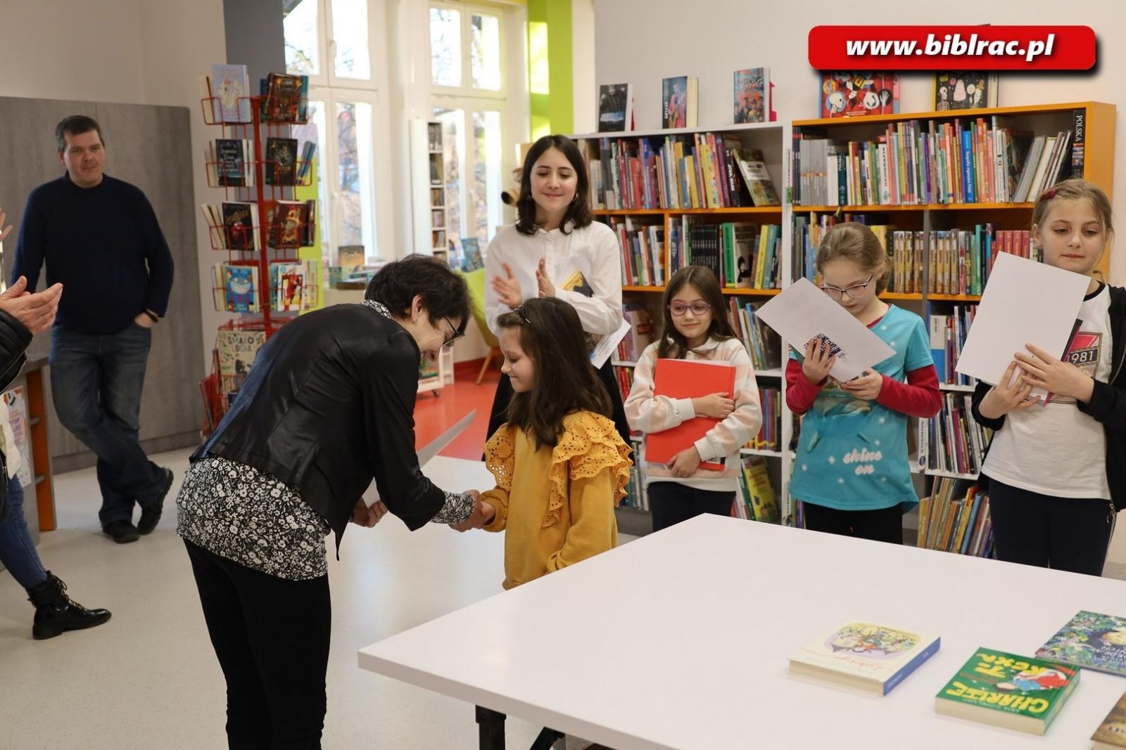 Zdjęcie w galerii na portalu naszraciborz.pl: W tym tygodniu w Raciborskiej Bibliotece odbyły się aż dwa konkursy wiedzy! wiadomości z regionu