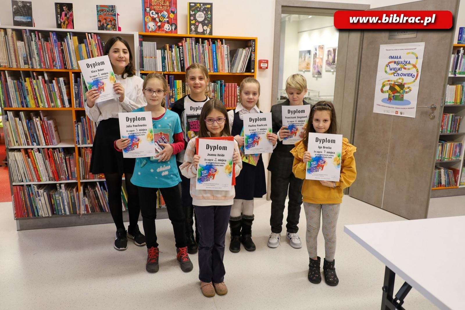 Zdjęcie w galerii na portalu naszraciborz.pl: W tym tygodniu w Raciborskiej Bibliotece odbyły się aż dwa konkursy wiedzy! wiadomości z regionu