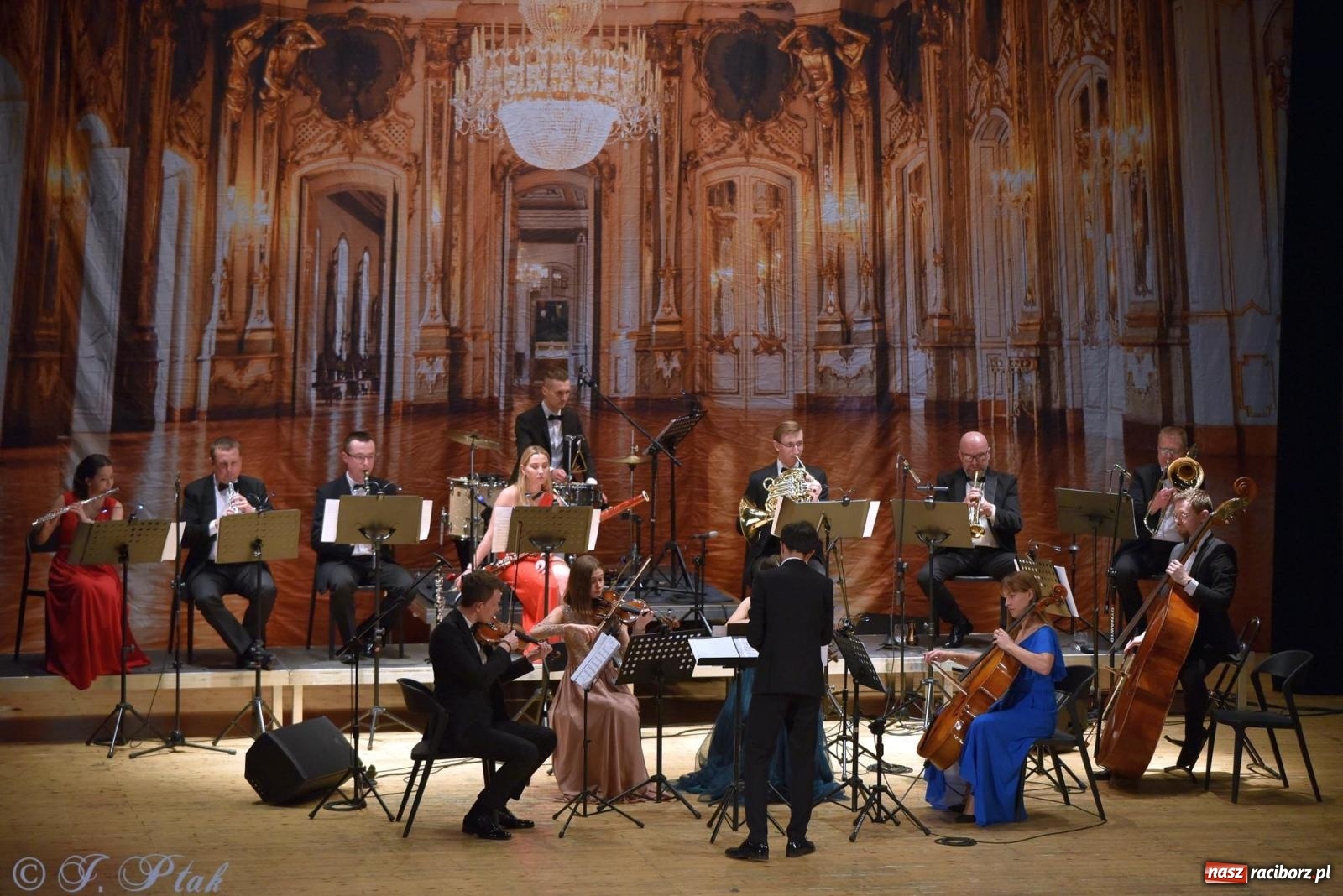 Zdjęcie w galerii na portalu naszraciborz.pl: Wielka Gala Operetkowa w RCK [FOTO i WIDEO] wiadomości z regionu