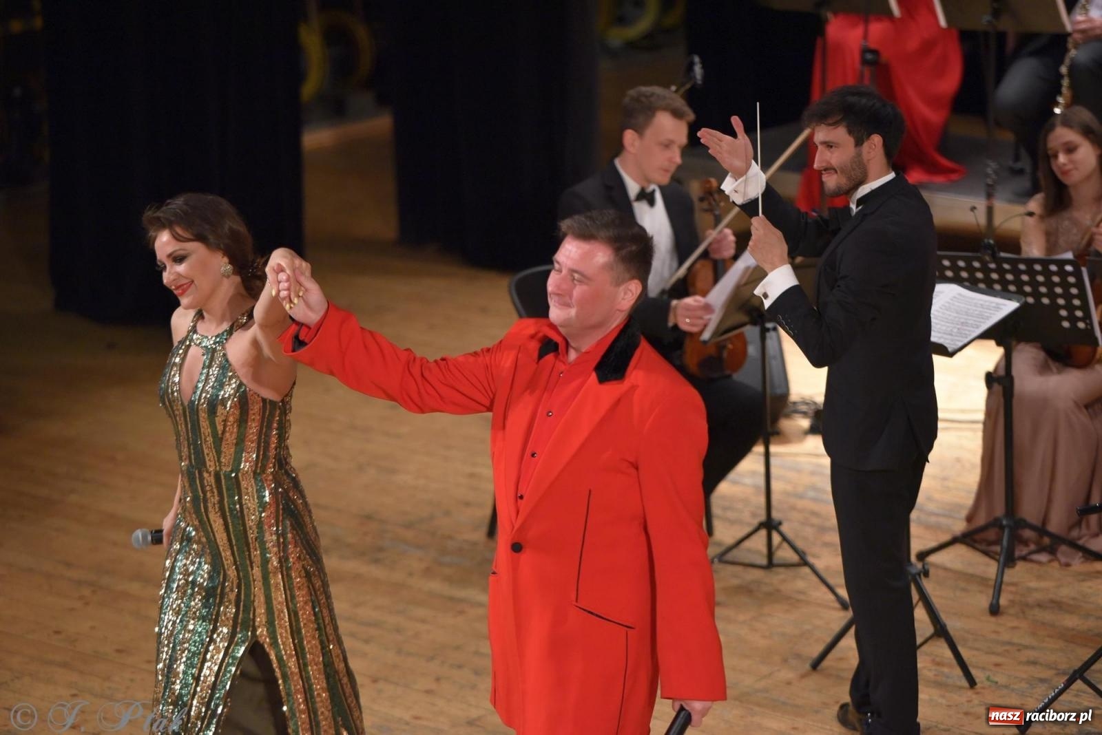 Zdjęcie w galerii na portalu naszraciborz.pl: Wielka Gala Operetkowa w RCK [FOTO i WIDEO] wiadomości z regionu