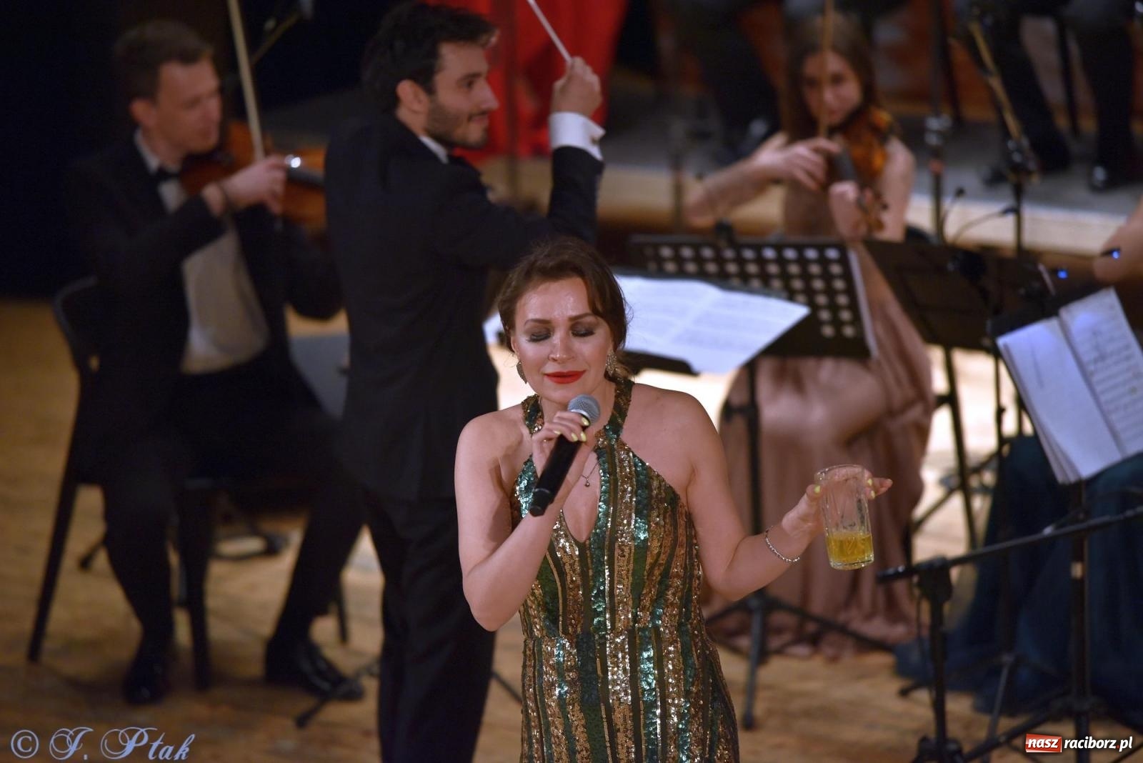 Zdjęcie w galerii na portalu naszraciborz.pl: Wielka Gala Operetkowa w RCK [FOTO i WIDEO] wiadomości z regionu