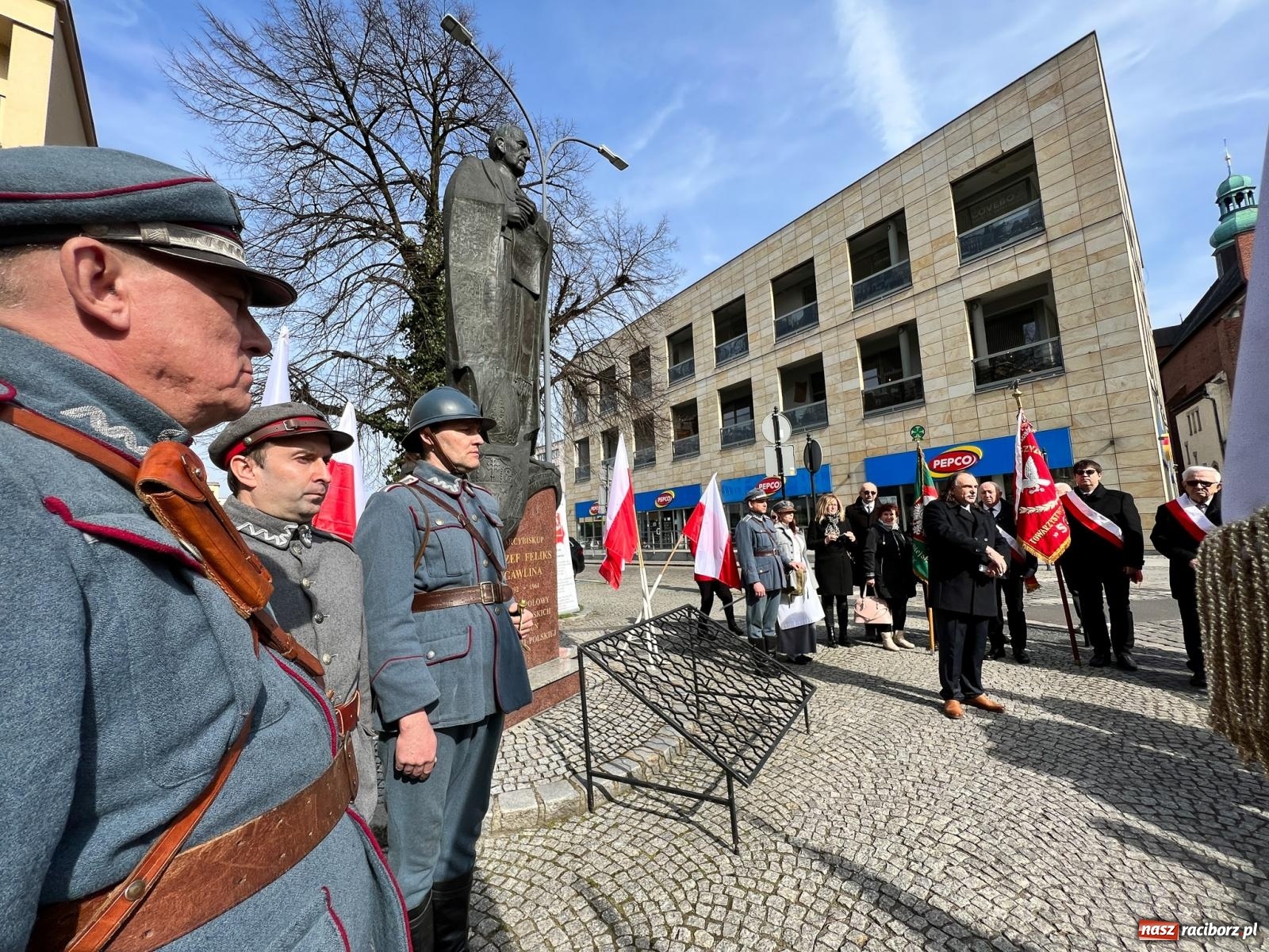 Zdjęcie w galerii na portalu naszraciborz.pl: Raciborskie obchody 90. rocznicy sakry biskupiej ks. Józefa Gawliny [FOTO i WIDEO] wiadomości z regionu