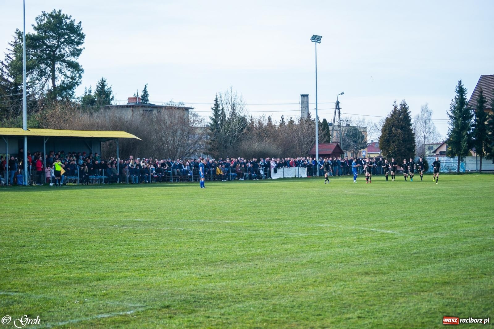 Zdjęcie w galerii na portalu naszraciborz.pl: Brzydkie derby przy Dworcowej. Krzyżanowice uratowały jeden punkt [FOTO] wiadomości z regionu