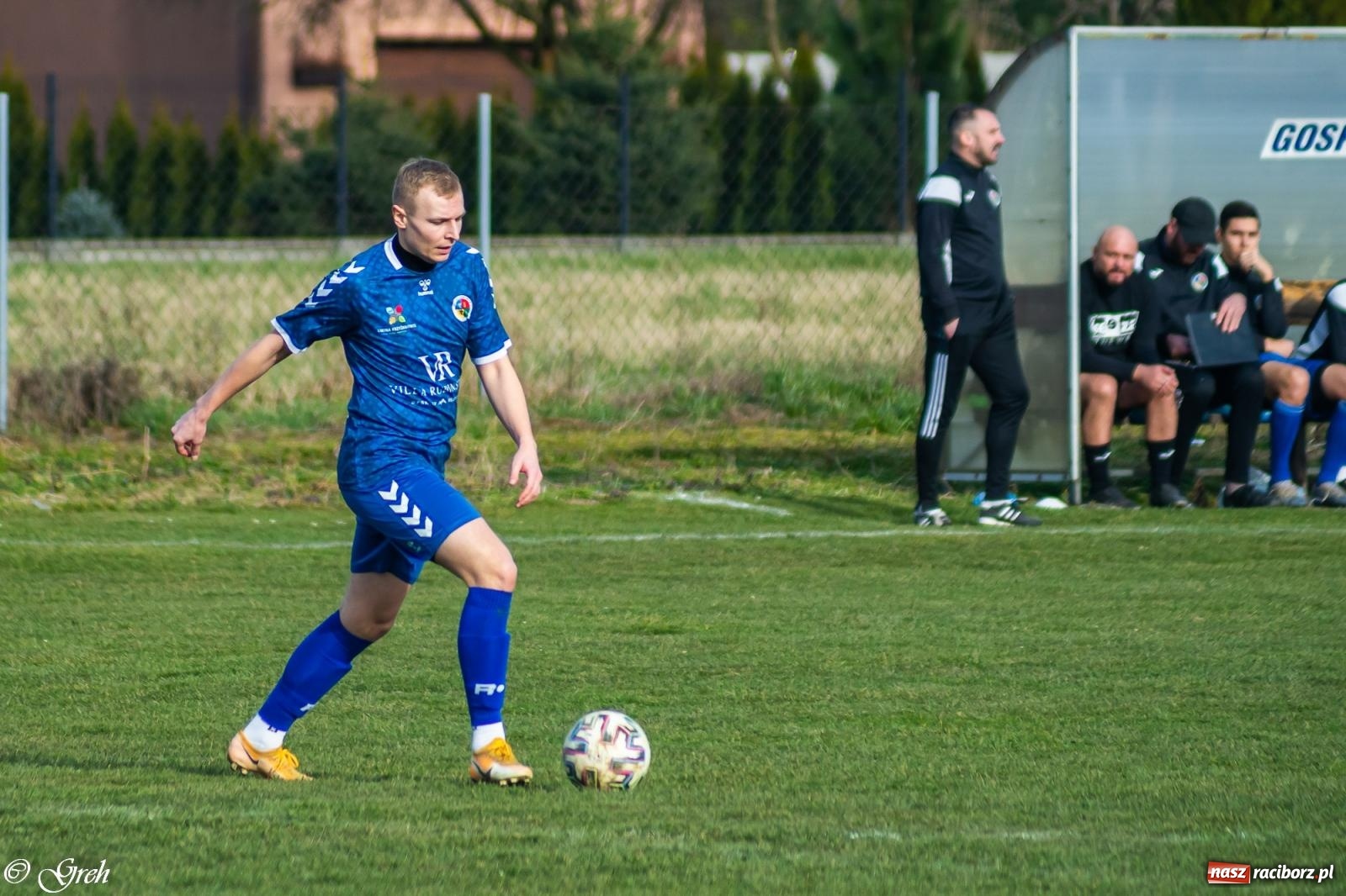 Zdjęcie w galerii na portalu naszraciborz.pl: Brzydkie derby przy Dworcowej. Krzyżanowice uratowały jeden punkt [FOTO] wiadomości z regionu