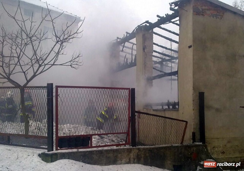Zdjęcie w galerii na portalu naszraciborz.pl: Pożar stodoły w Kobyli wiadomości z regionu