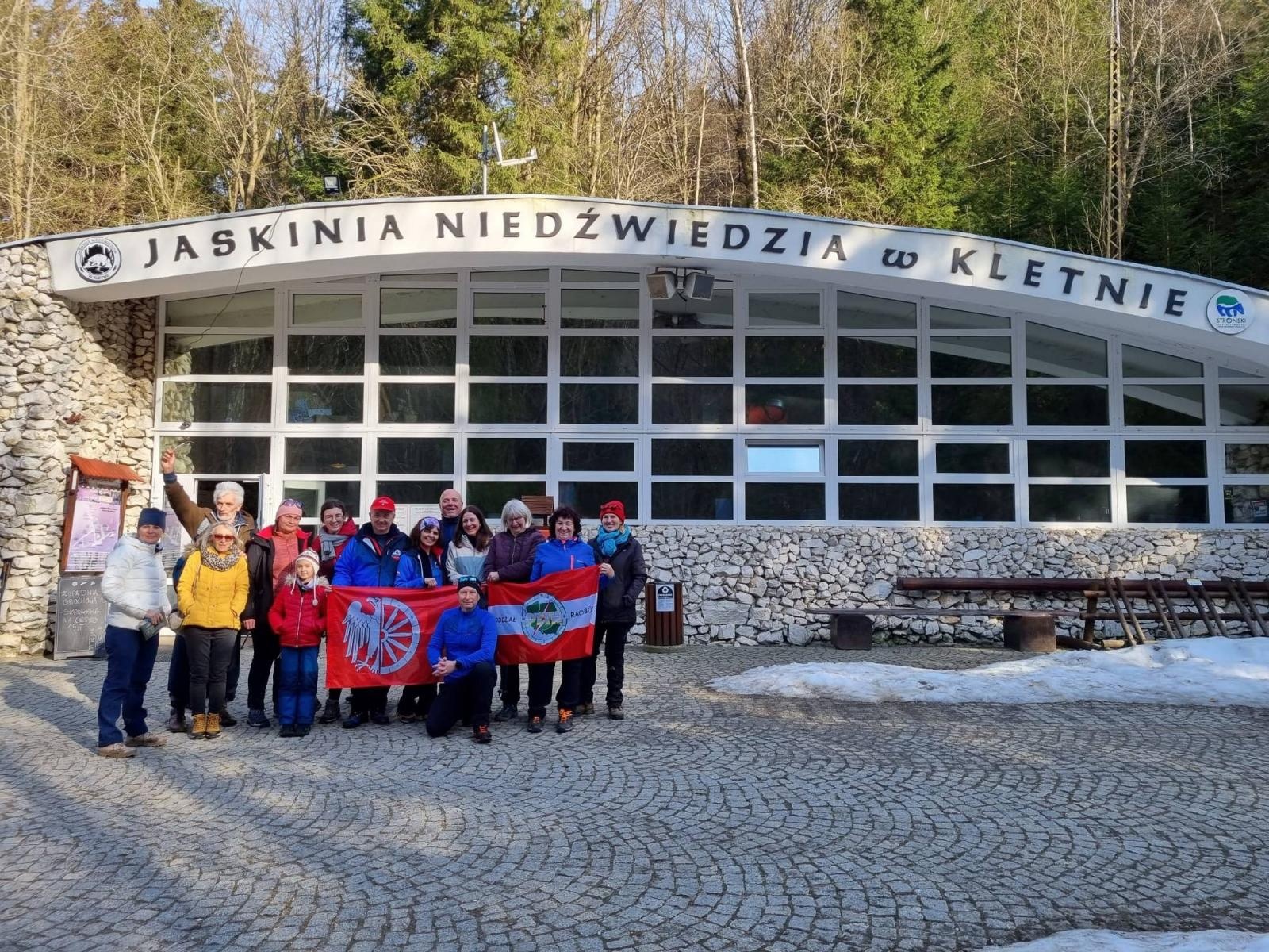 Zdjęcie w galerii na portalu naszraciborz.pl: Trzy szczyty i jaskinia - raciborzanie wyruszyli w góry wiadomości z regionu