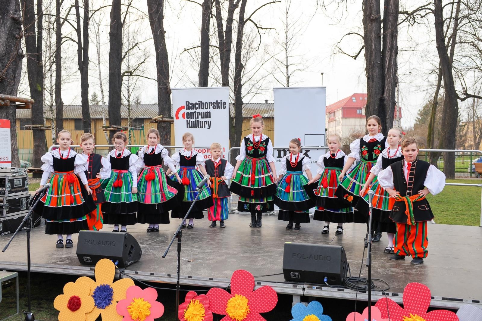 Zdjęcie w galerii na portalu naszraciborz.pl: Początek wiosny z Raciborskim Centrum Kultury wiadomości z regionu