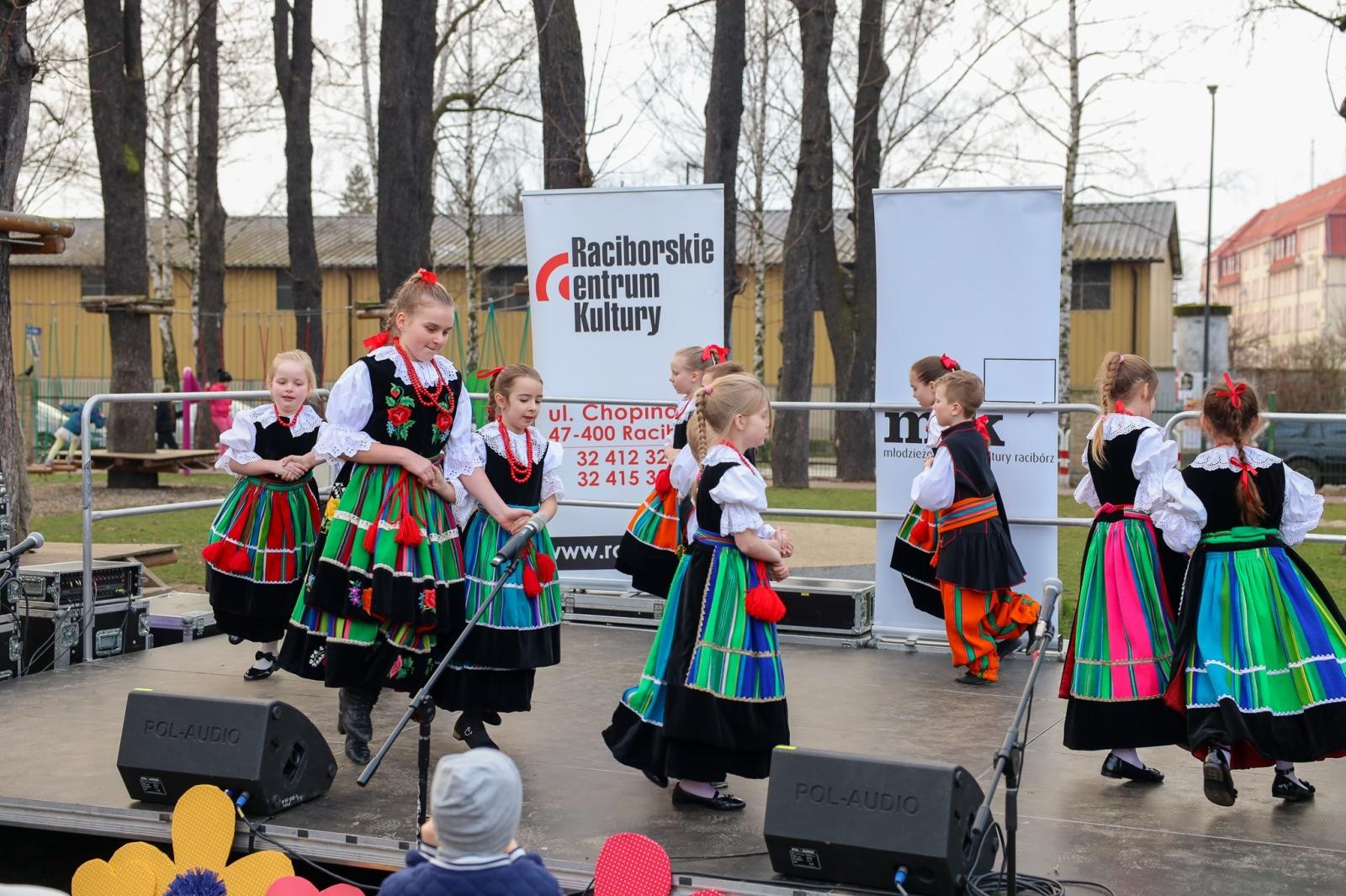 Zdjęcie w galerii na portalu naszraciborz.pl: Początek wiosny z Raciborskim Centrum Kultury wiadomości z regionu