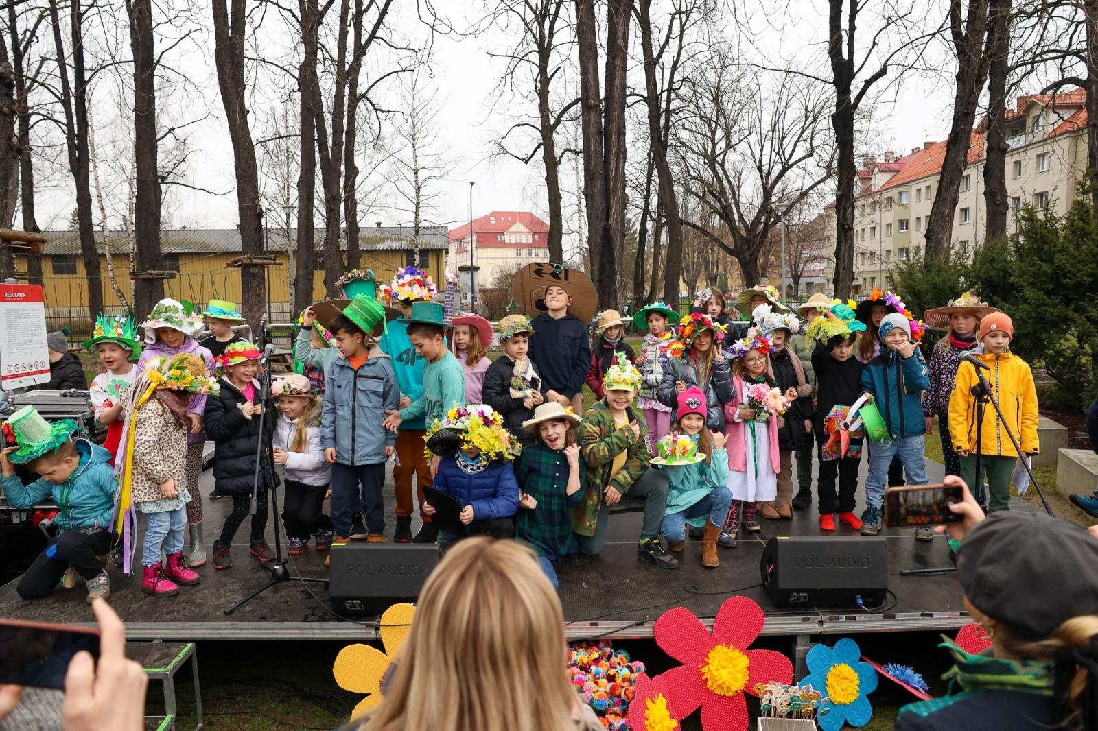 Zdjęcie w galerii na portalu naszraciborz.pl: Początek wiosny z Raciborskim Centrum Kultury wiadomości z regionu