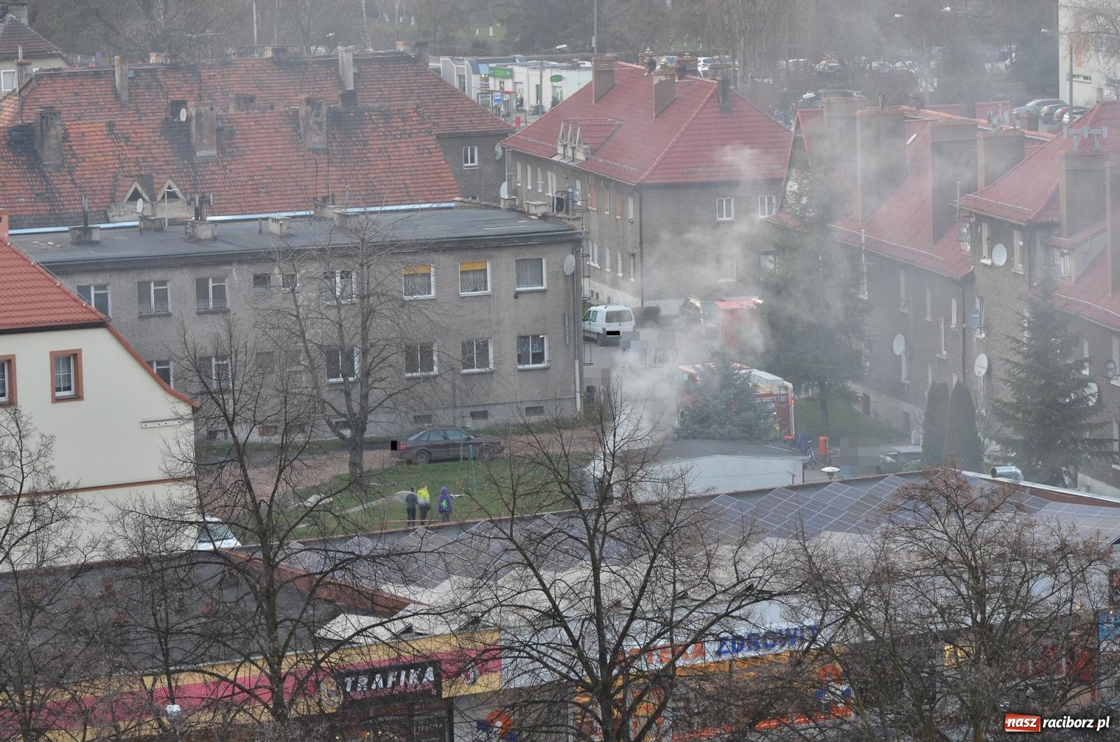 Zdjęcie w galerii na portalu naszraciborz.pl: Raport 998. Przy Katowickiej i Kossaka płonęły śmietniki wiadomości z regionu