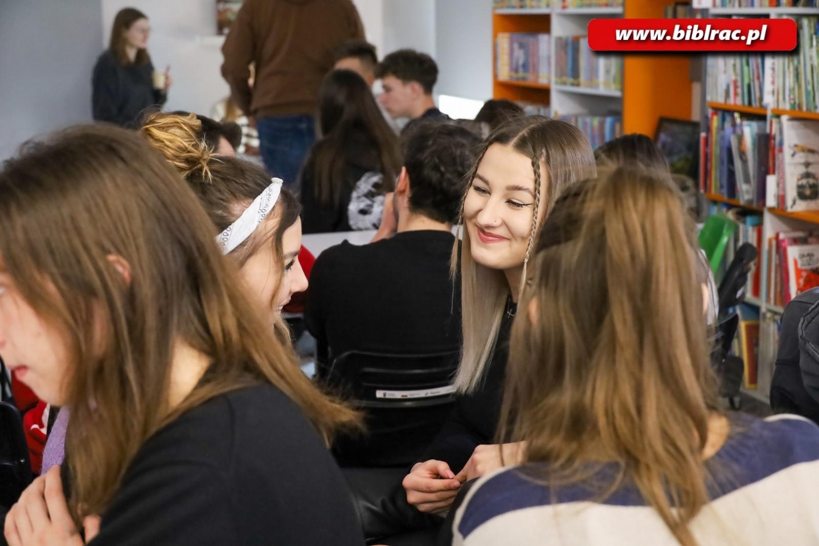 Zdjęcie w galerii na portalu naszraciborz.pl: Konsultacje w sprawie dworca. Przystanek Młodych w Raciborzu wiadomości z regionu