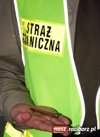 Zdjęcie w galerii na portalu naszraciborz.pl: Nabój w bagażu Polaka i nielegalny pobyt Ukrainki wiadomości z regionu