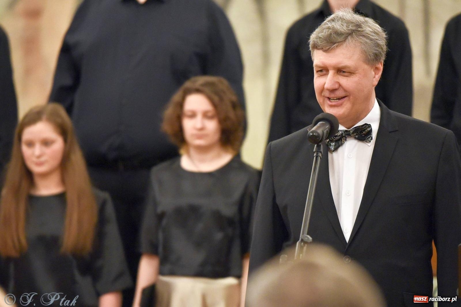 Zdjęcie w galerii na portalu naszraciborz.pl: Głubczycki chór Angelus Cantat wystąpił w raciborskim Muzeum wiadomości z regionu