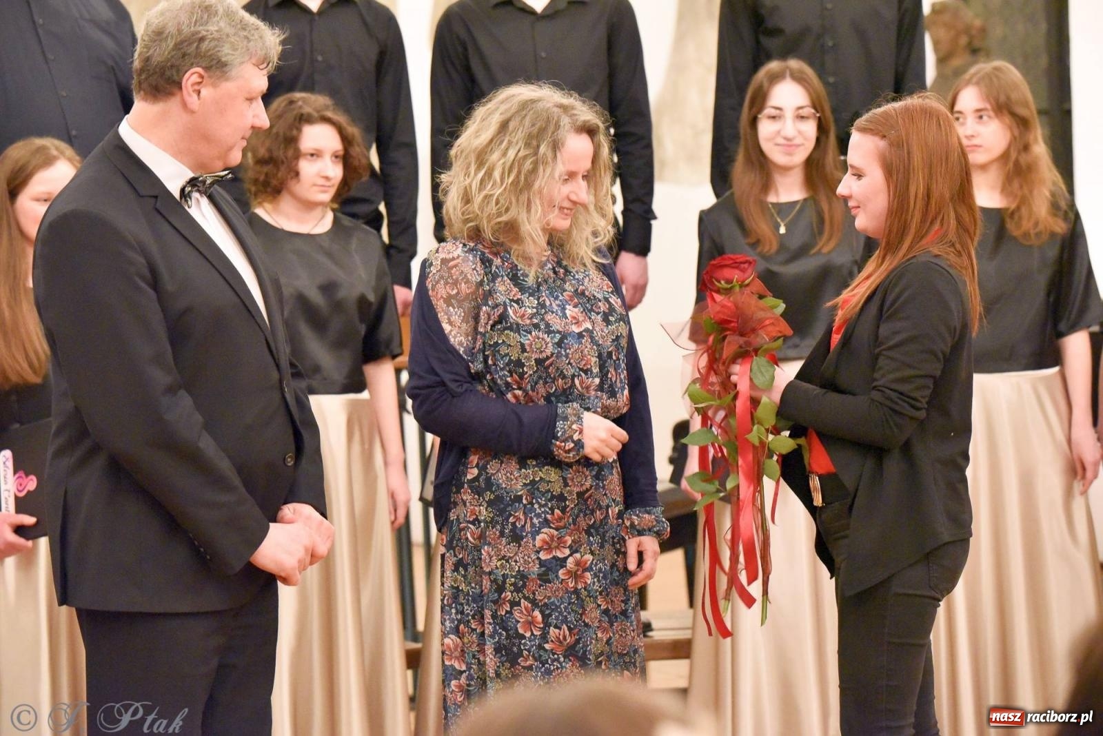Zdjęcie w galerii na portalu naszraciborz.pl: Głubczycki chór Angelus Cantat wystąpił w raciborskim Muzeum wiadomości z regionu
