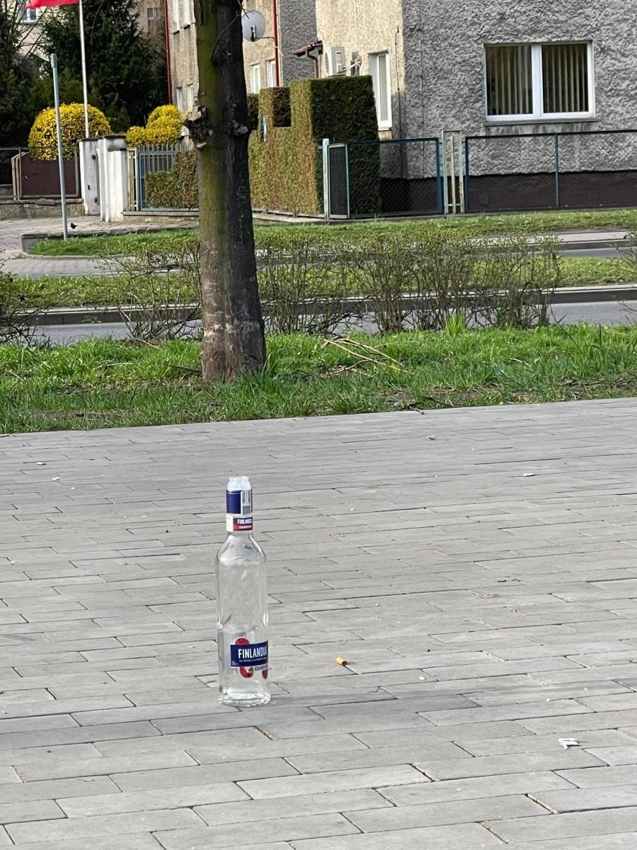 Zdjęcie w galerii na portalu naszraciborz.pl: Turystów tu lepiej nie zapraszać. Bulwary jak nocna melina wiadomości z regionu