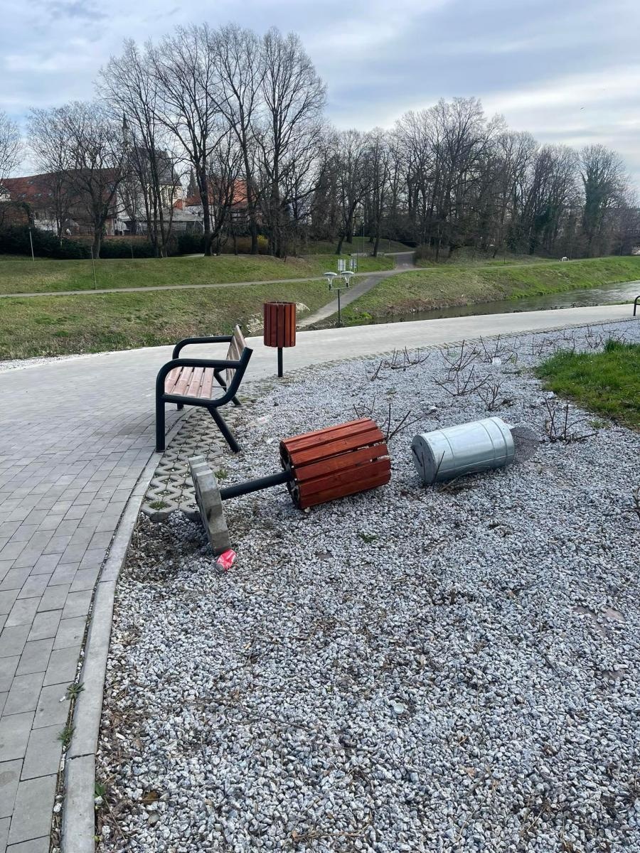 Zdjęcie w galerii na portalu naszraciborz.pl: Turystów tu lepiej nie zapraszać. Bulwary jak nocna melina wiadomości z regionu
