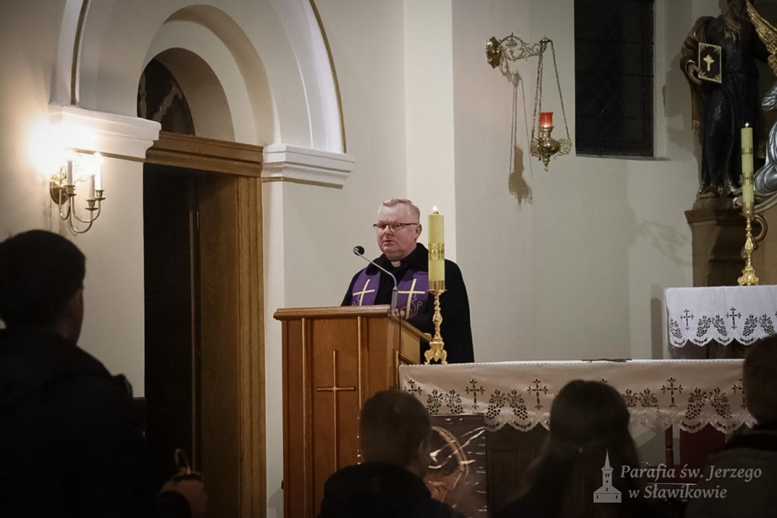 Zdjęcie w galerii na portalu naszraciborz.pl: Sławików. Dekanalna droga krzyżowa w historycznej wspólnocie wiadomości z regionu