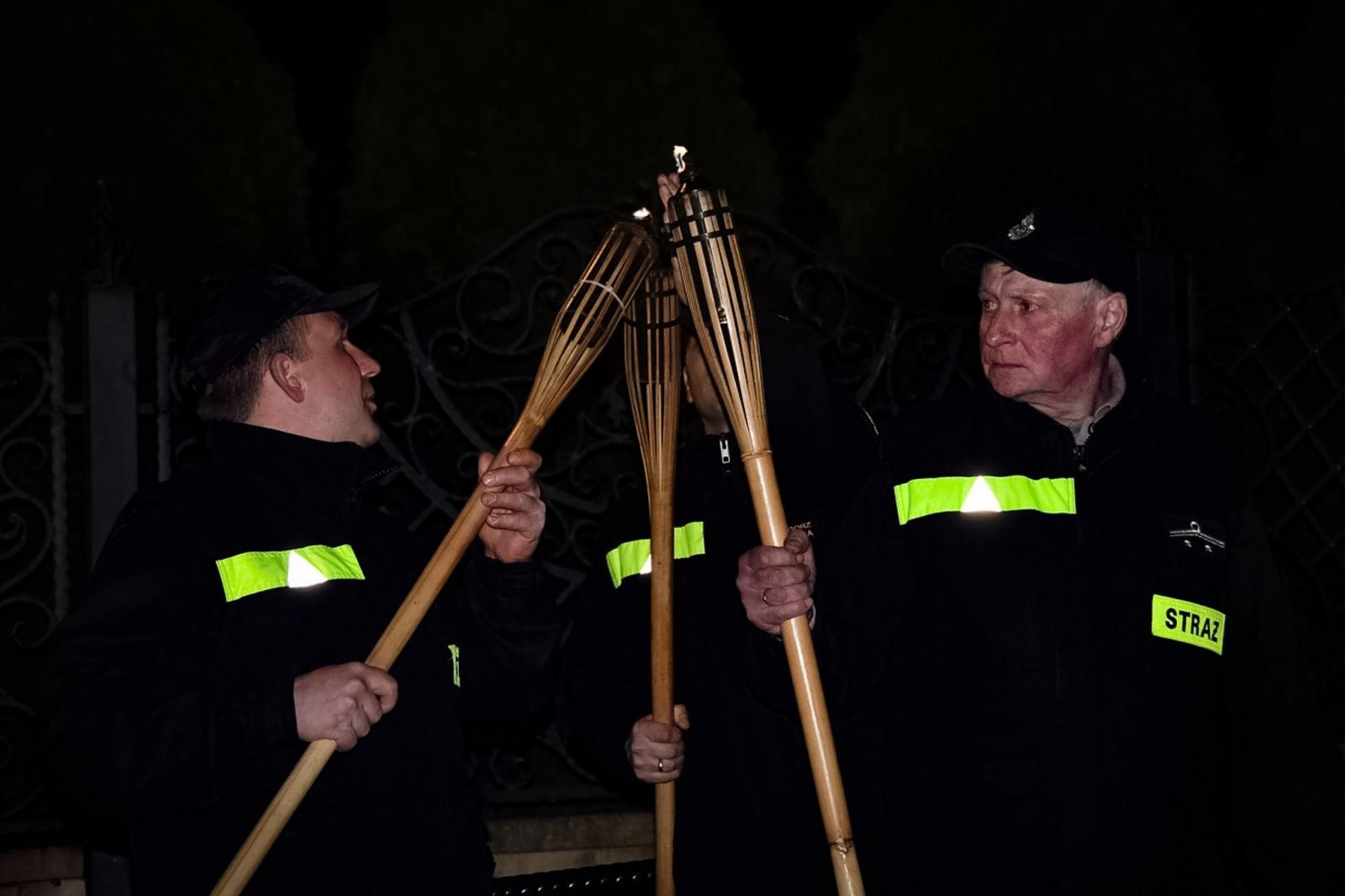Zdjęcie w galerii na portalu naszraciborz.pl: Sławików. Dekanalna droga krzyżowa w historycznej wspólnocie wiadomości z regionu