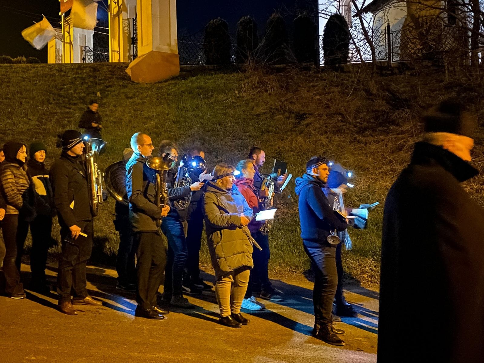 Zdjęcie w galerii na portalu naszraciborz.pl: Sławików. Dekanalna droga krzyżowa w historycznej wspólnocie wiadomości z regionu