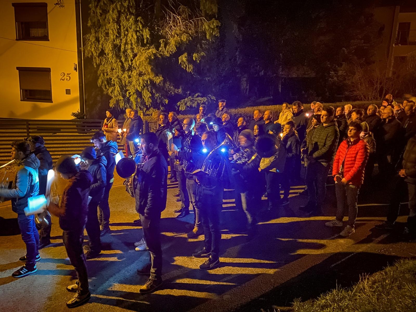 Zdjęcie w galerii na portalu naszraciborz.pl: Sławików. Dekanalna droga krzyżowa w historycznej wspólnocie wiadomości z regionu