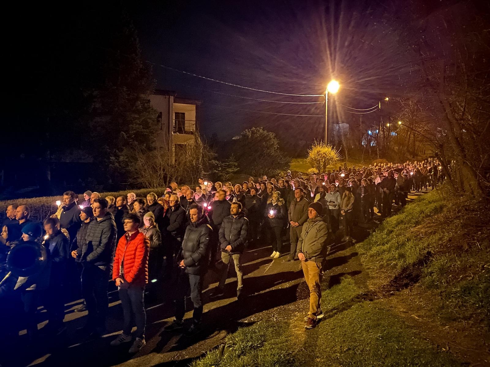 Zdjęcie w galerii na portalu naszraciborz.pl: Sławików. Dekanalna droga krzyżowa w historycznej wspólnocie wiadomości z regionu