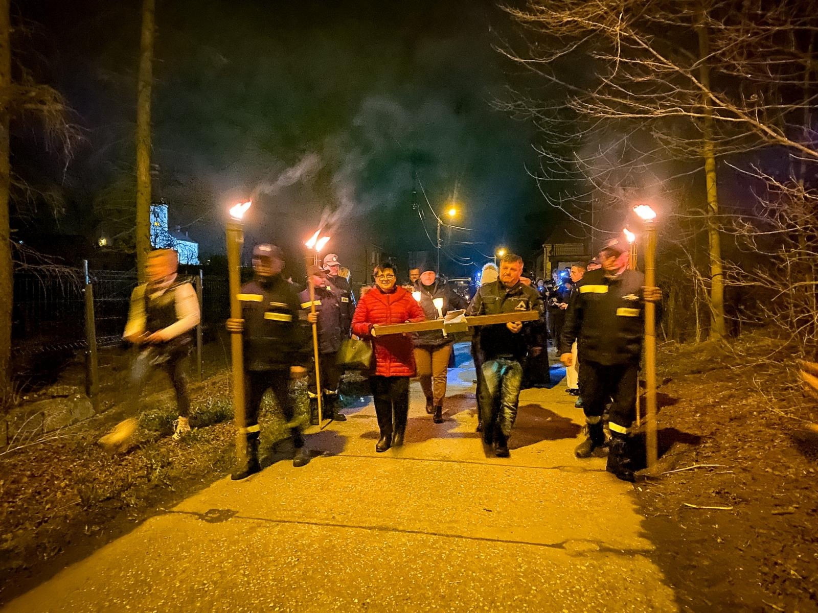 Zdjęcie w galerii na portalu naszraciborz.pl: Sławików. Dekanalna droga krzyżowa w historycznej wspólnocie wiadomości z regionu