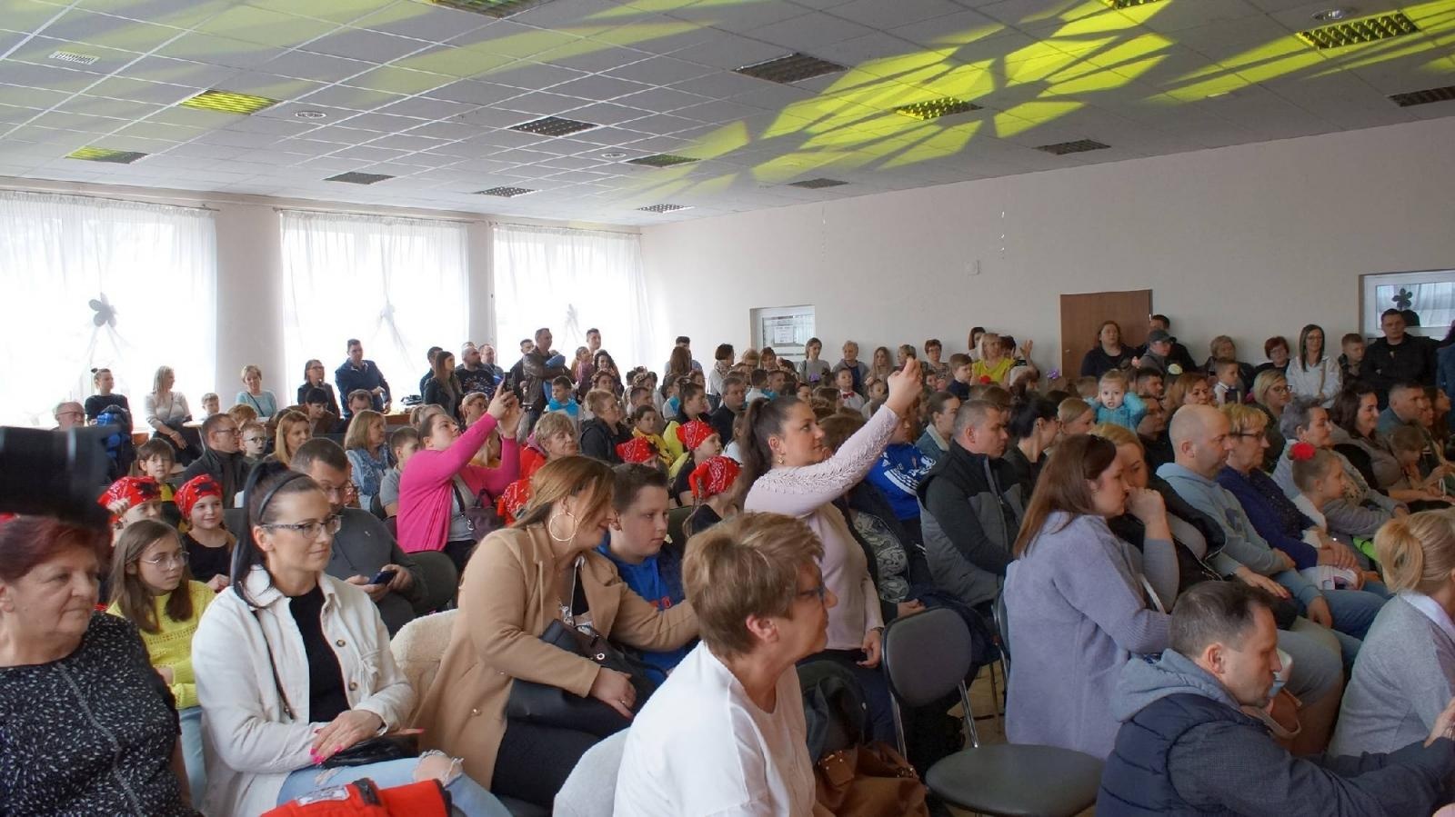 Zdjęcie w galerii na portalu naszraciborz.pl: Otwarte serca w Bojanowie. Koncert dla Angeliki [FOTO] wiadomości z regionu