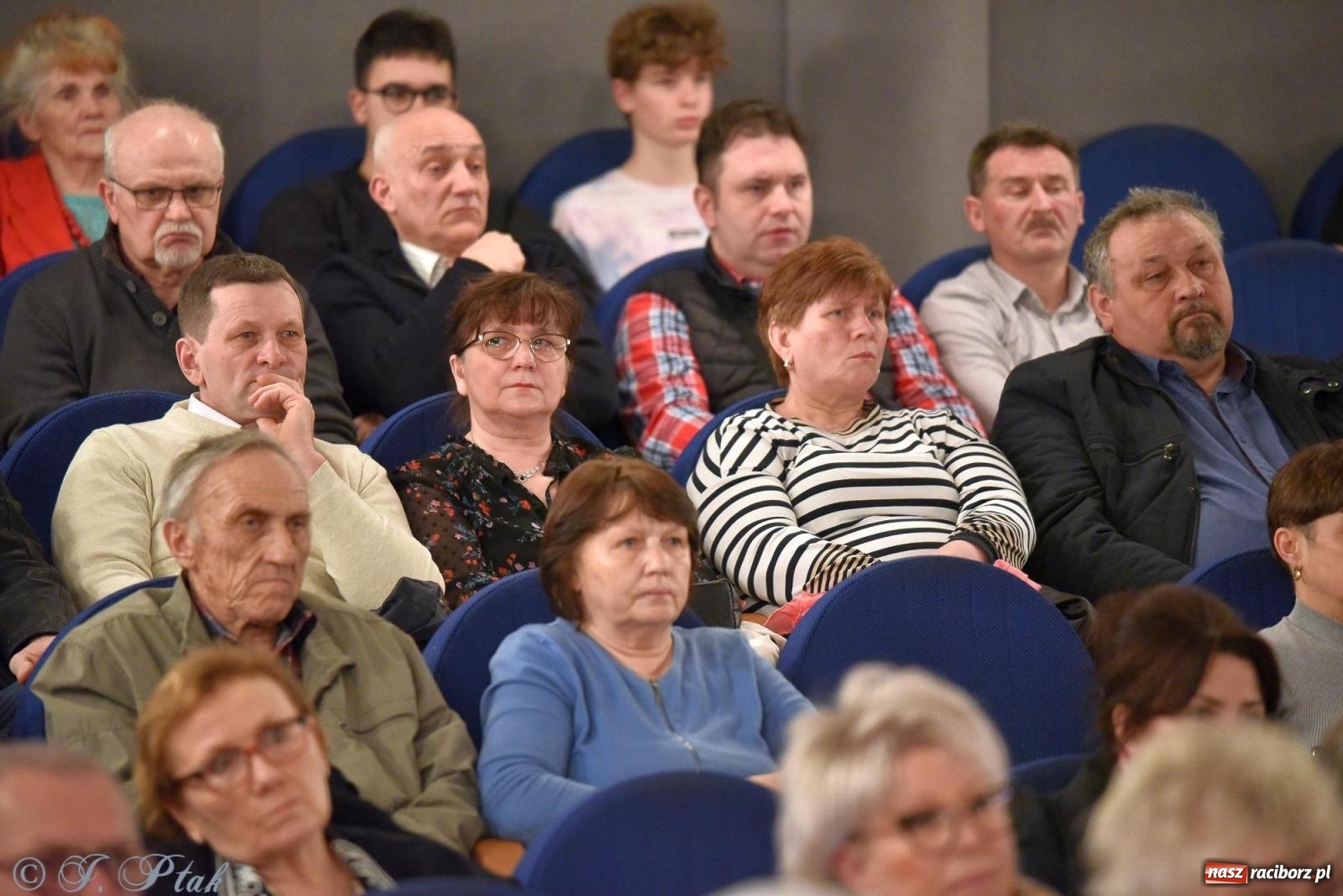 Zdjęcie w galerii na portalu naszraciborz.pl: Woś i Jaki zapełnili Strzechę. Realna debata z trudnymi pytaniami [FOTO i WIDEO] wiadomości z regionu