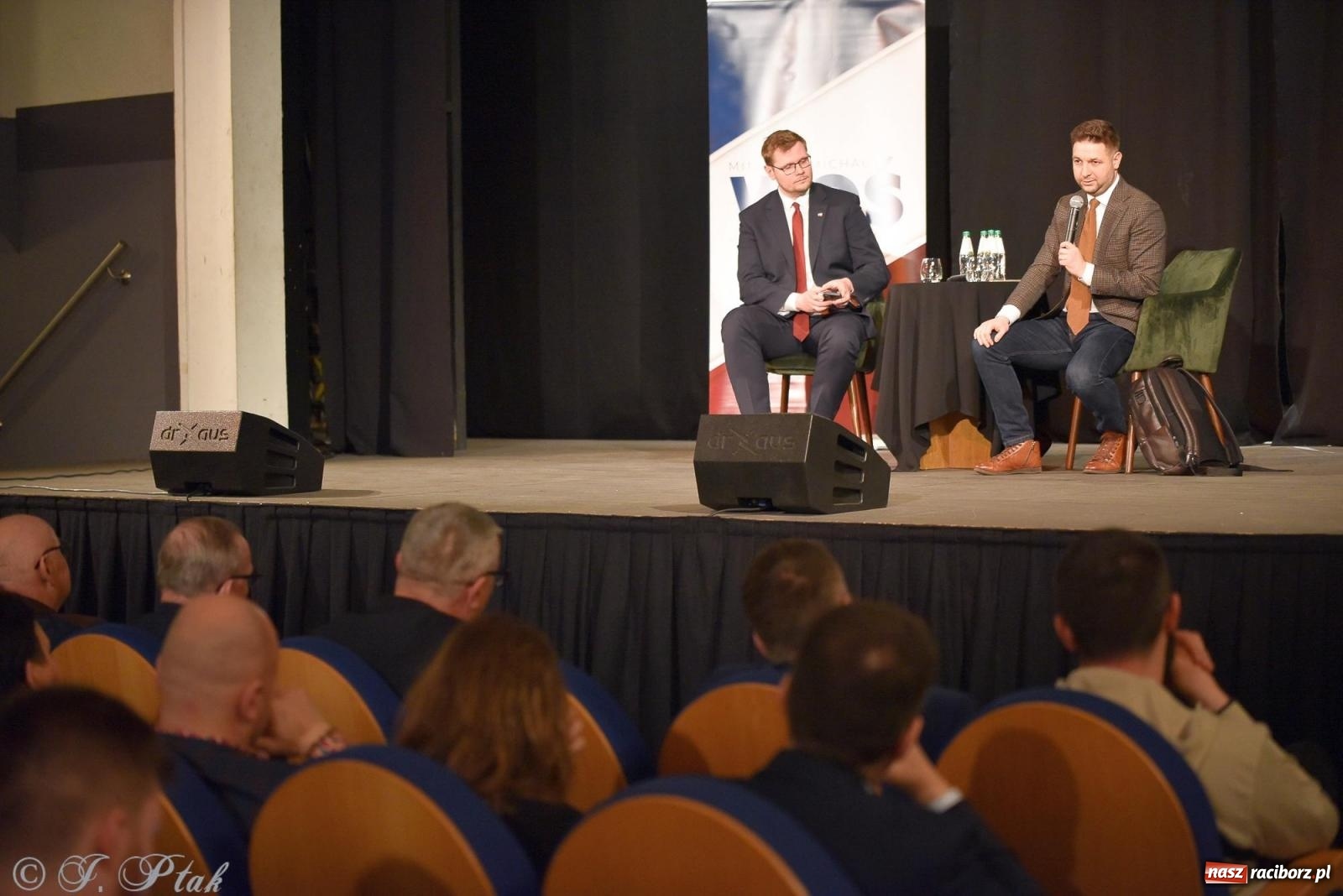 Zdjęcie w galerii na portalu naszraciborz.pl: Woś i Jaki zapełnili Strzechę. Realna debata z trudnymi pytaniami [FOTO i WIDEO] wiadomości z regionu