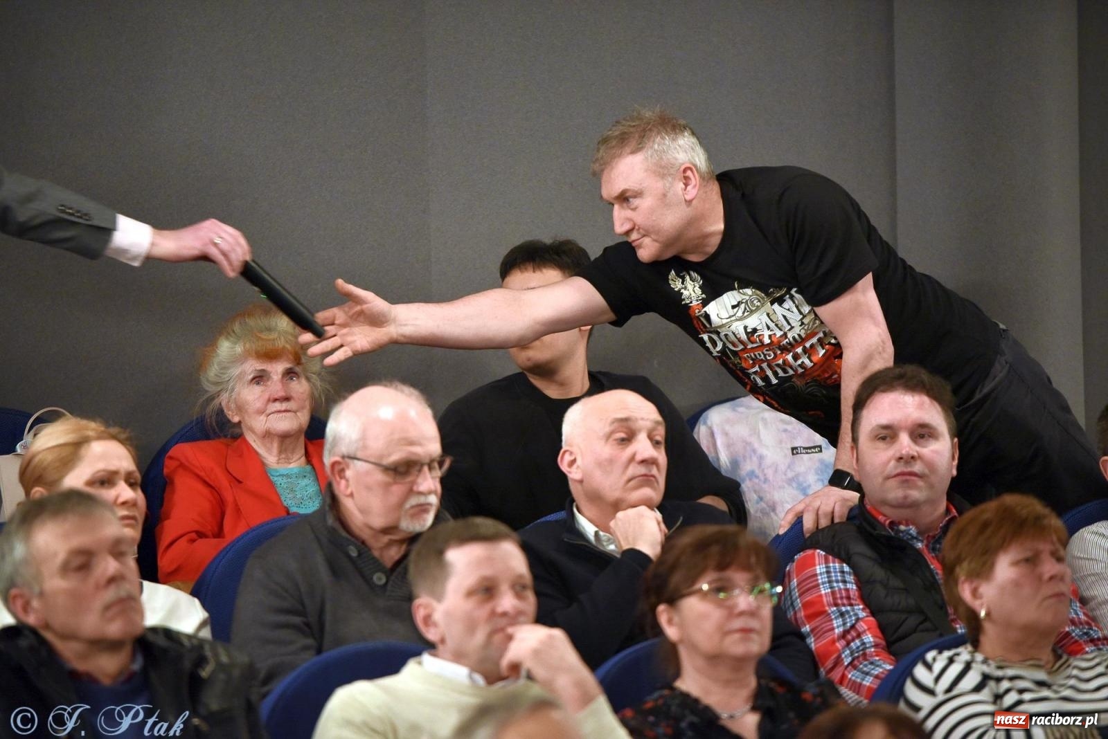 Zdjęcie w galerii na portalu naszraciborz.pl: Woś i Jaki zapełnili Strzechę. Realna debata z trudnymi pytaniami [FOTO i WIDEO] wiadomości z regionu