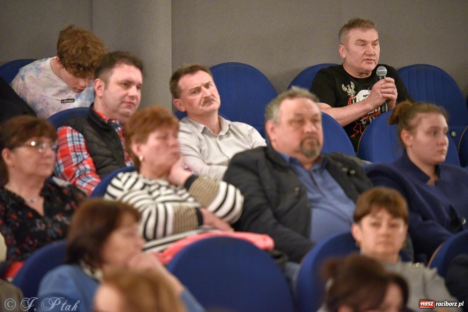 Zdjęcie w galerii na portalu naszraciborz.pl: Woś i Jaki zapełnili Strzechę. Realna debata z trudnymi pytaniami [FOTO i WIDEO] wiadomości z regionu