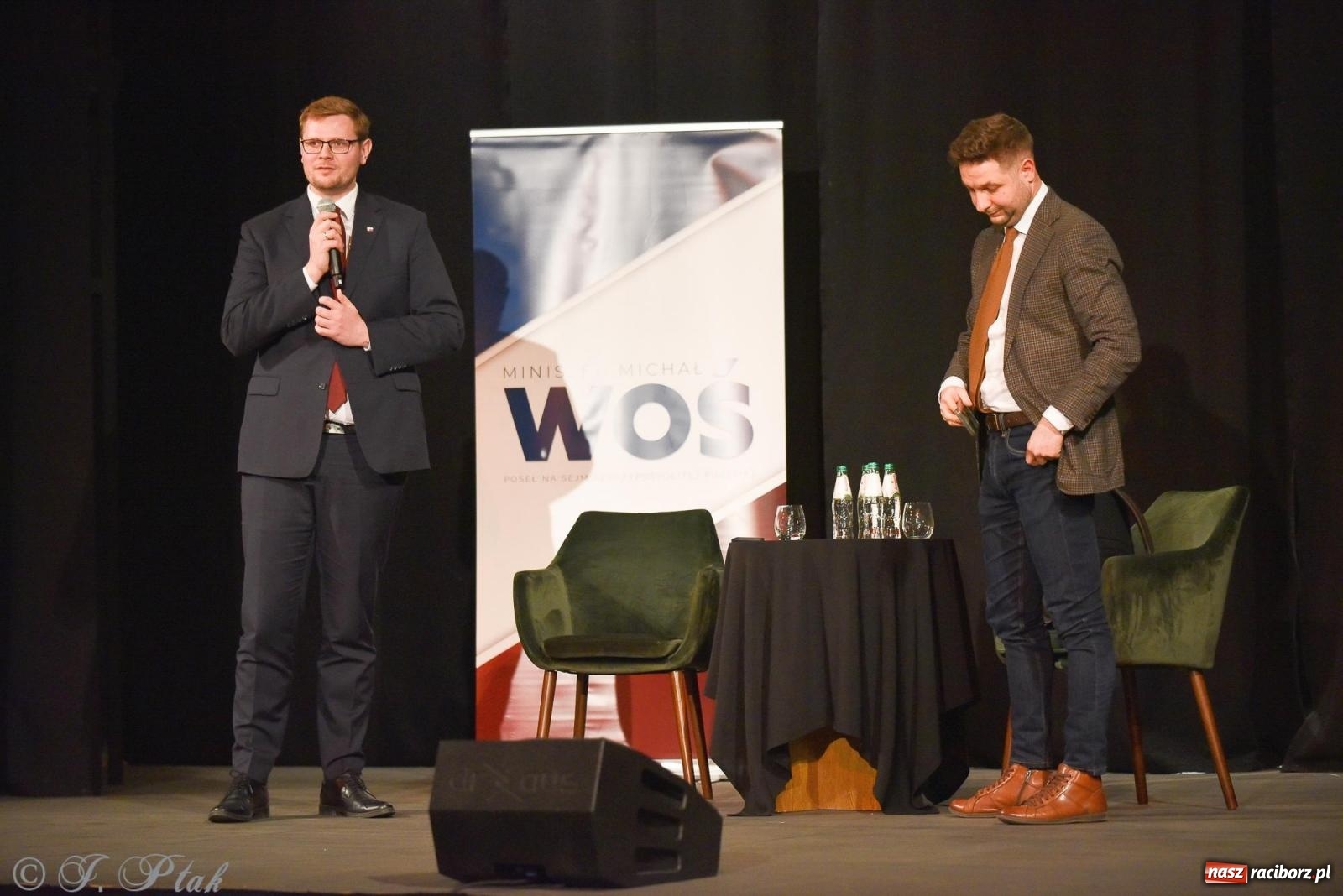 Zdjęcie w galerii na portalu naszraciborz.pl: Woś i Jaki zapełnili Strzechę. Realna debata z trudnymi pytaniami [FOTO i WIDEO] wiadomości z regionu