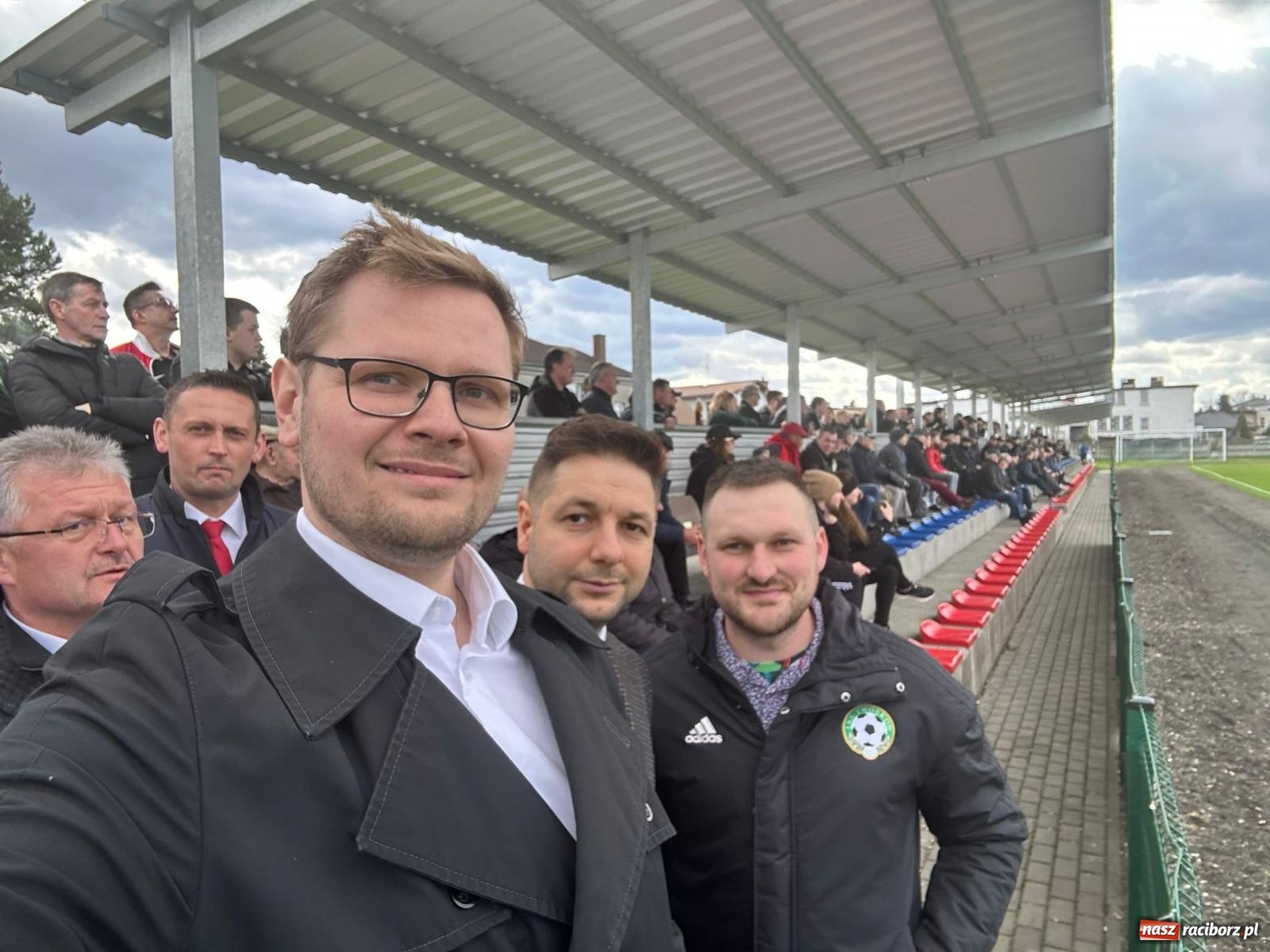 Zdjęcie w galerii na portalu naszraciborz.pl: Woś i Jaki zapełnili Strzechę. Realna debata z trudnymi pytaniami [FOTO i WIDEO] wiadomości z regionu